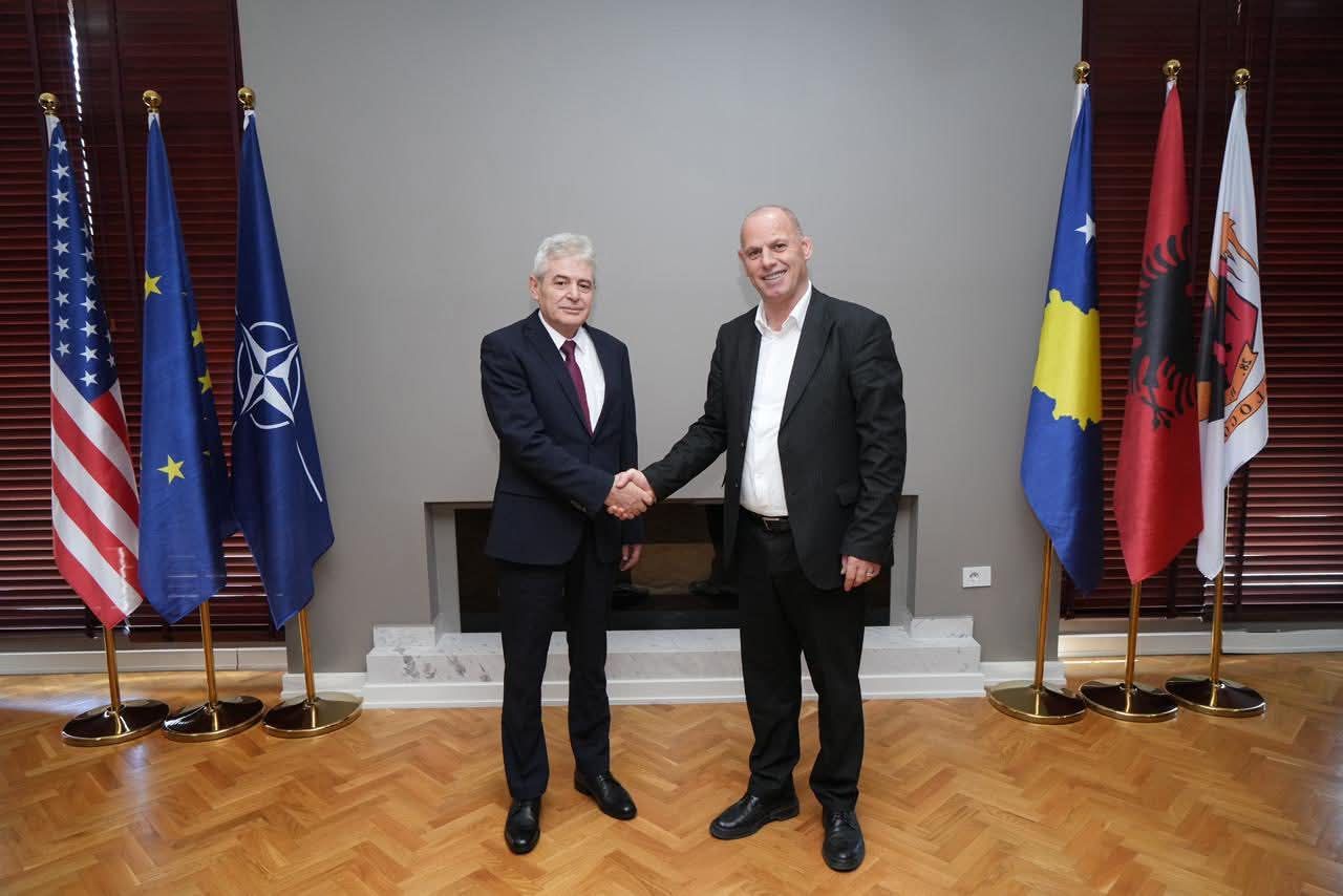 Ali Ahmeti përgëzon Lladrovcin për fitore