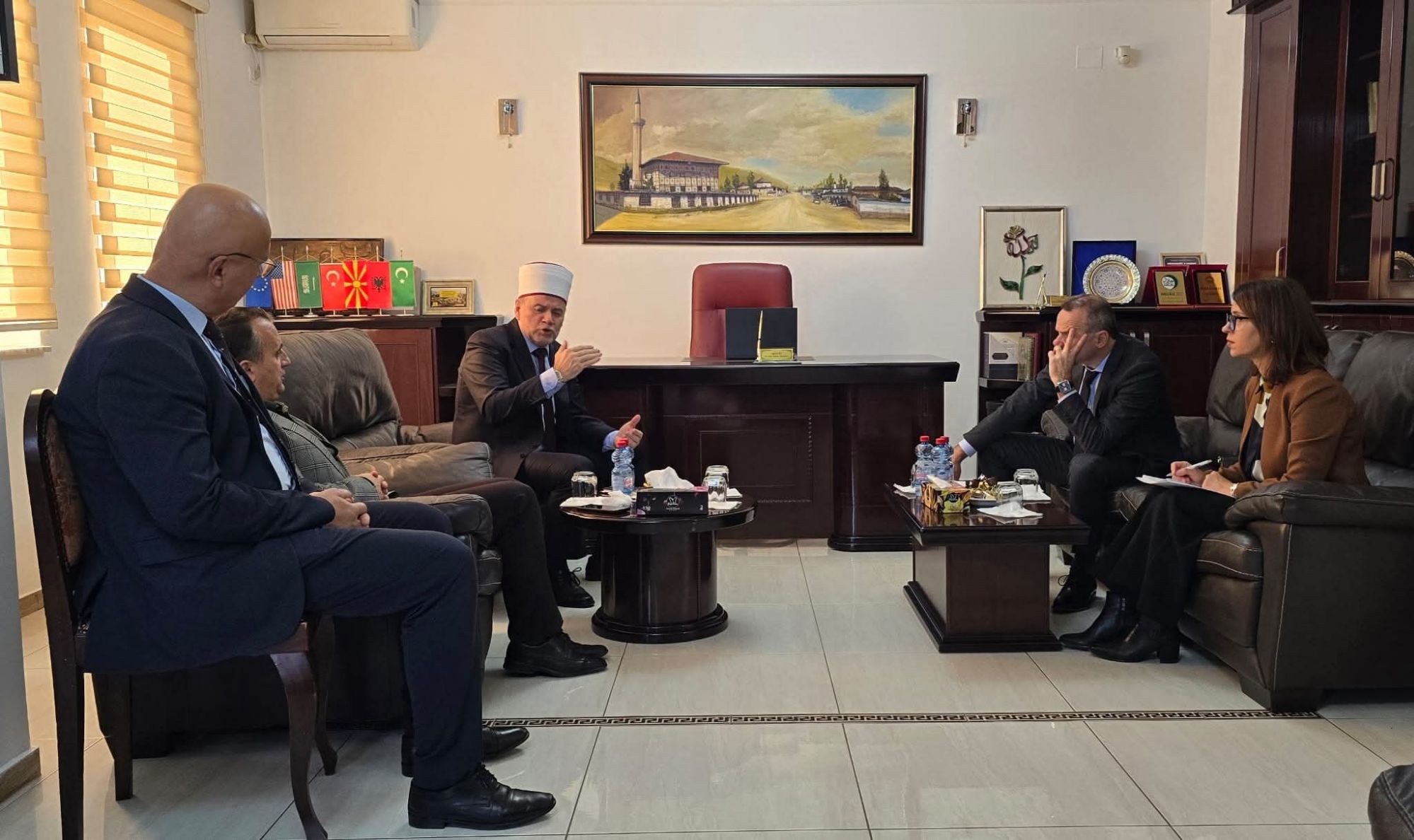 Myftiu i Tetovës  dr  Selver Xhemaili  mirëpriti ambasadorin e Francës