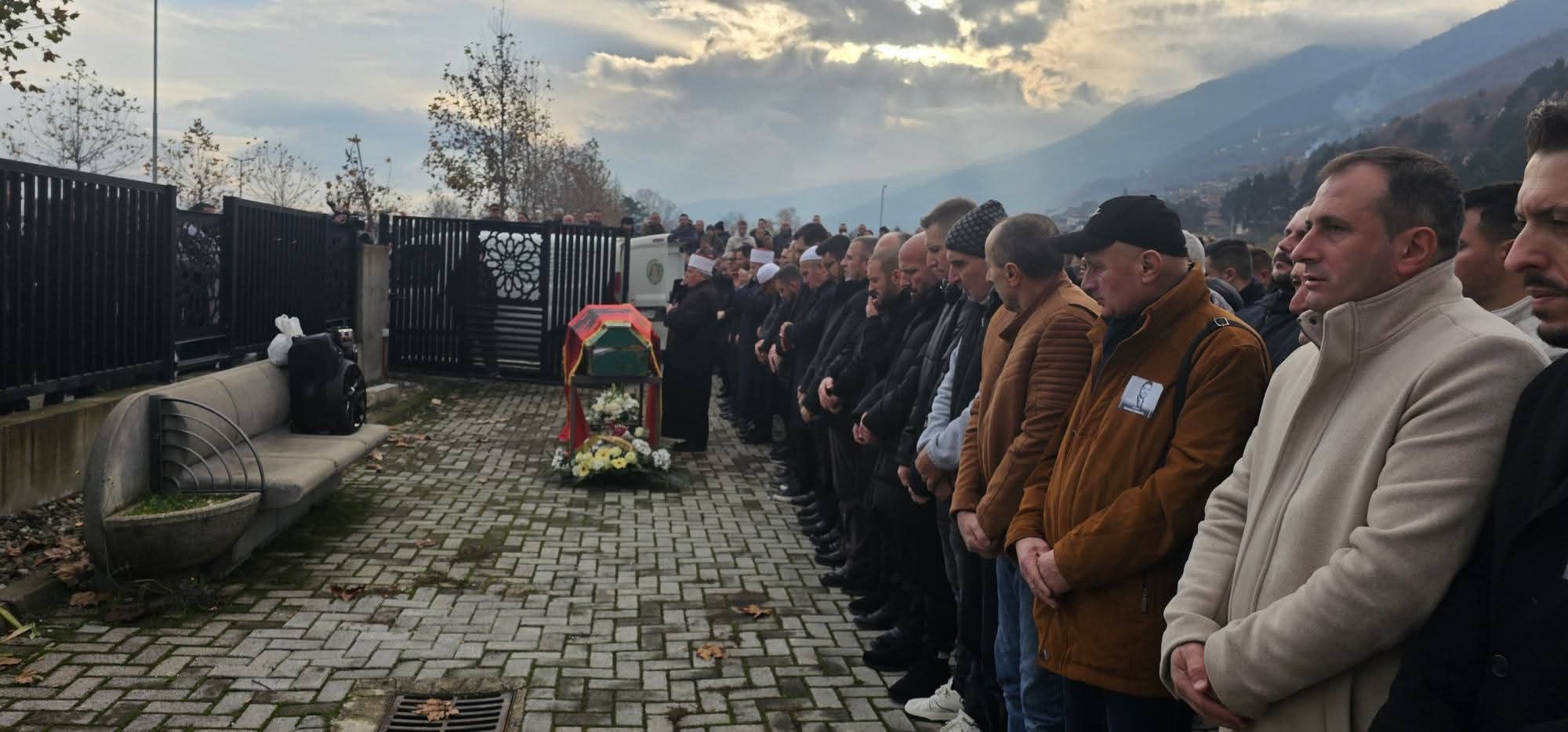 Myftinia e Tetovës  Ngushëllime për ndarjen nga jeta të artistit Shpat Kasapi