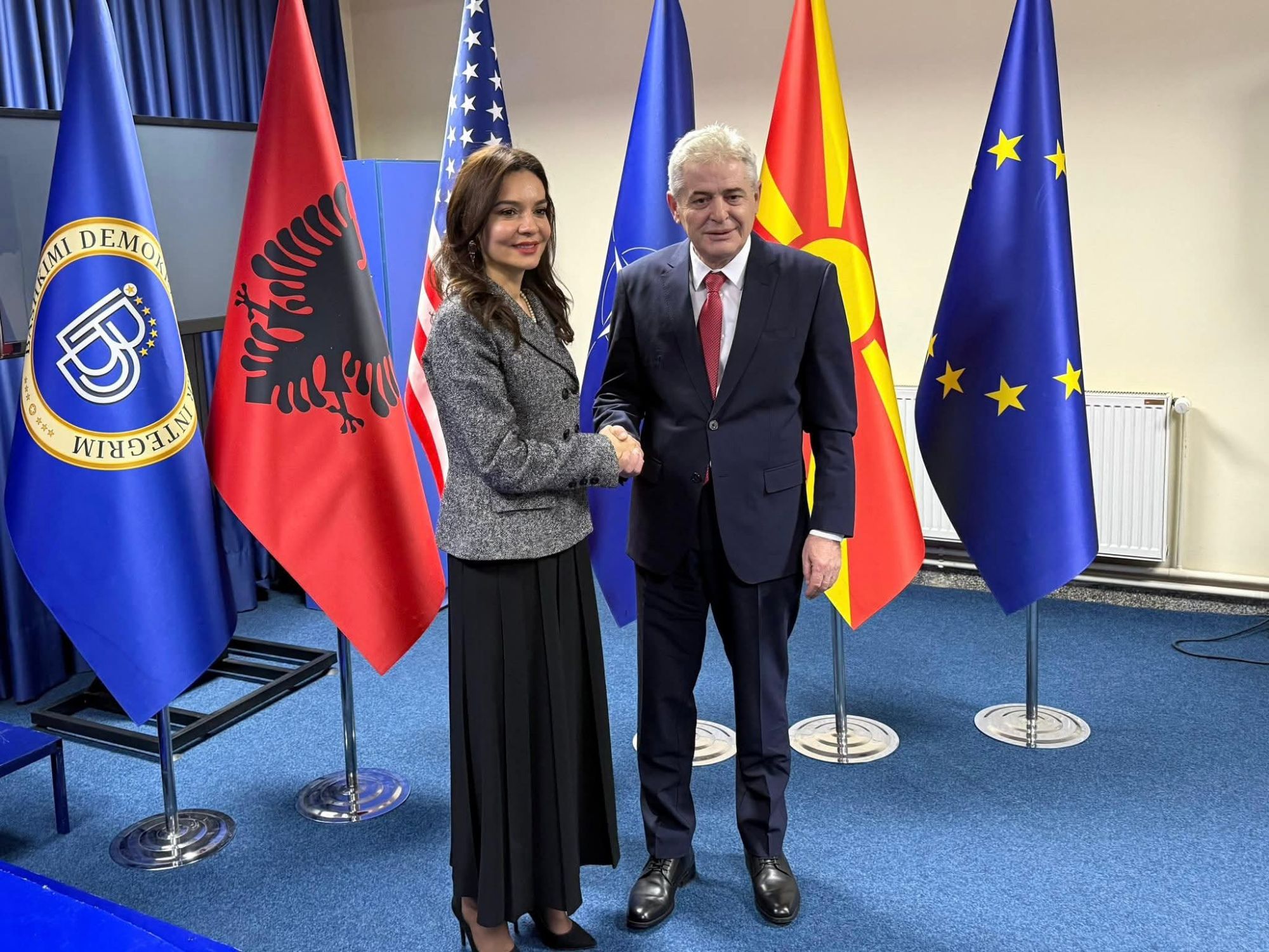 Ali Ahmeti pret Ministren e Jashtme të Shqipërisë  Elisa Spiropali  Fokus mbi stabilitetin dhe perspektivën evropiane