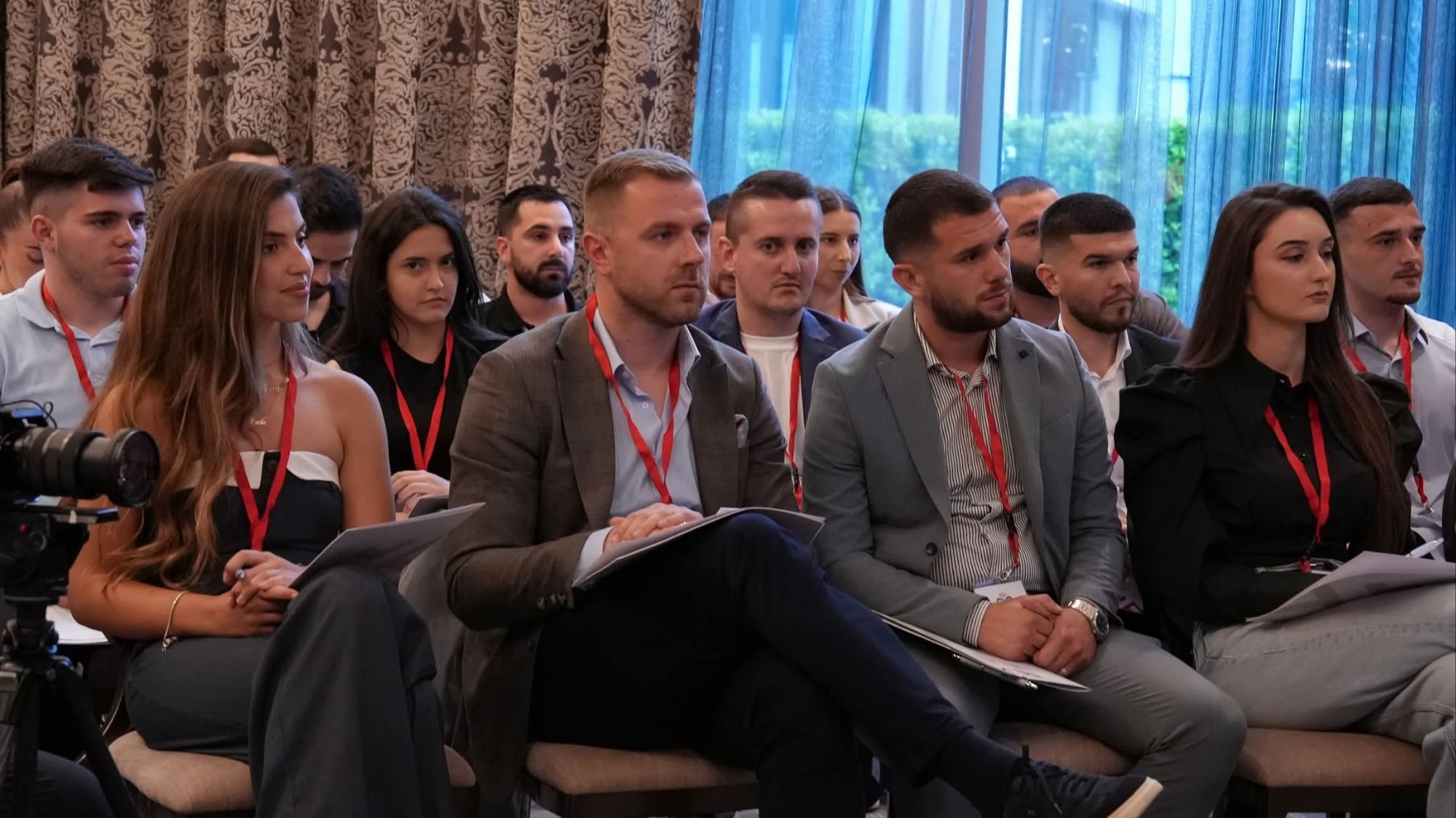 Forumi Shqiptar hap zyrtarisht Akademinë Politike për të rinjtë